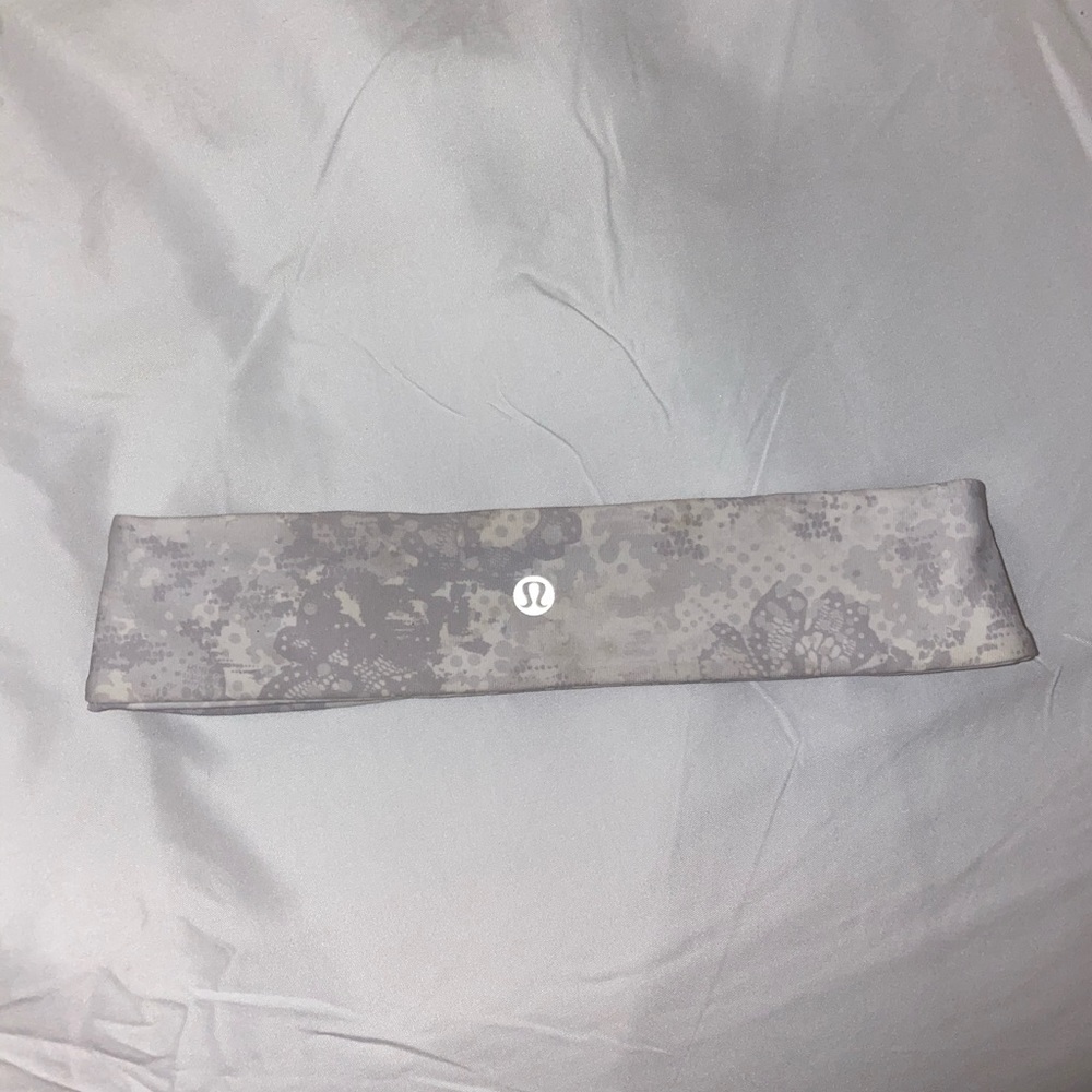 Lululemon Fly Away Tamer Headband